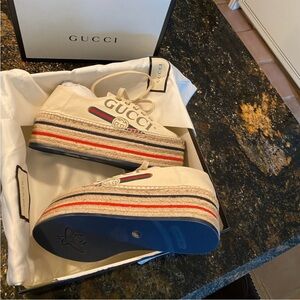 Gucci Cream High-Top Sneakers with Blue Sole